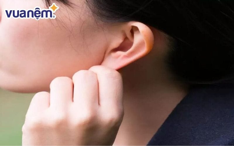 Xoa tai sau khi thức dậy giúp cải thiện lưu thông máu