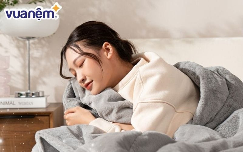 Xoa tai sau khi thức dậy có tác dụng gì - Xoa tai giúp giảm bớt căng thẳng
