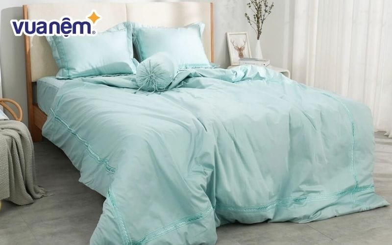 Bộ ga phủ chăn chần Amando thêu cotton satin màu xanh lá