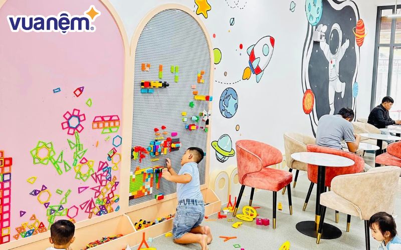 Kidshouse Kids Cafe tích hợp của mô hình cà phê và khu vui chơi dành cho trẻ em