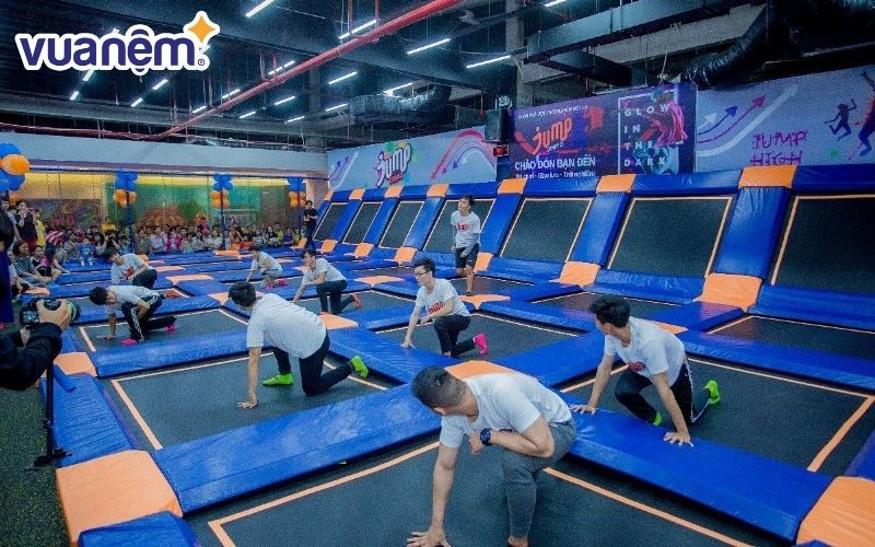 Khu vui chơi trẻ em bạt nhún Jump Arena