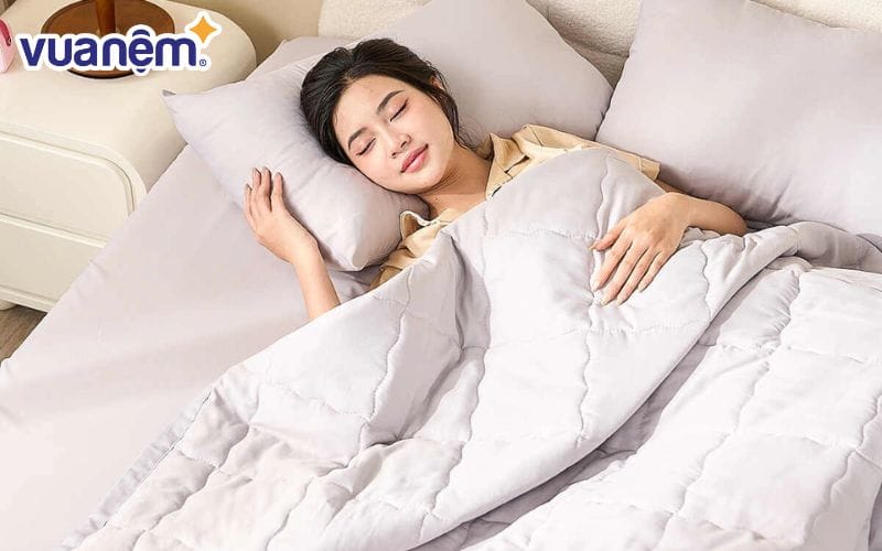 Ưu tiên chất liệu chăn ga gối thoáng mát, dễ chịu