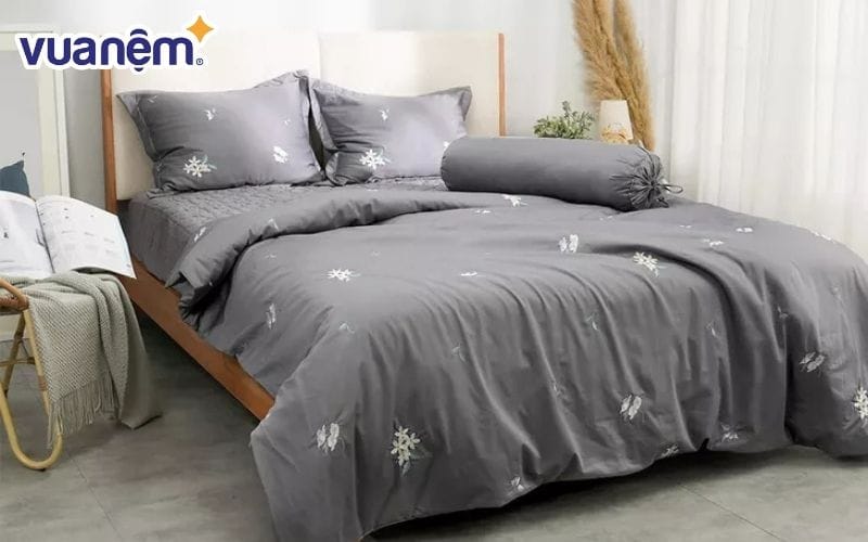 Vệ sinh chăn ga gối thường xuyên để bảo vệ sức khỏe của người dùng