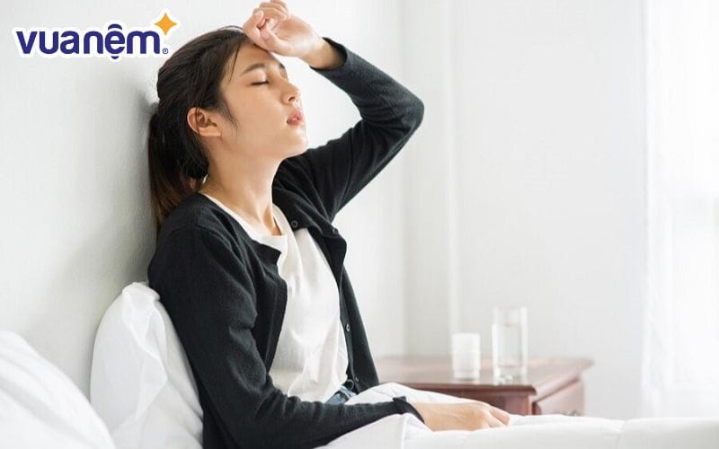 Một trong những dấu hiệu rõ ràng nhất cho thấy cơ thể đang thiếu ngủ là cảm giác mệt mỏi kéo dài