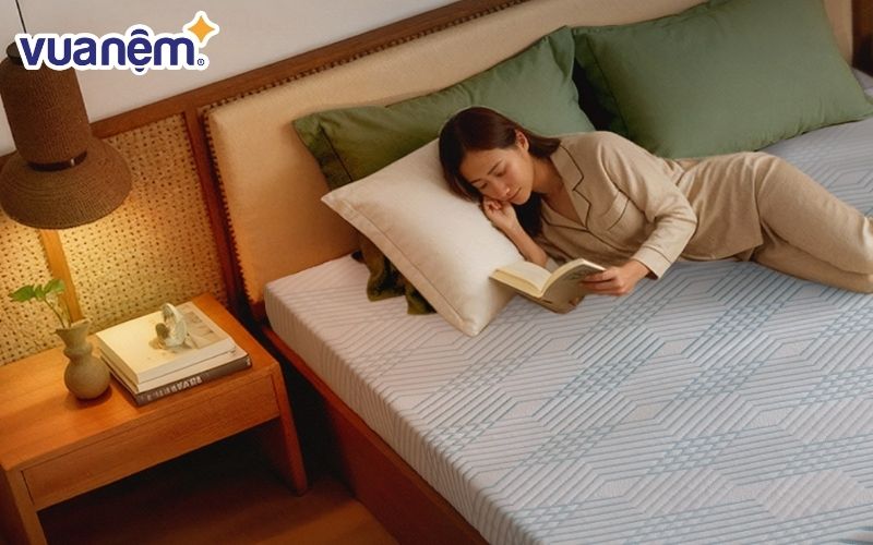 Đọc sách trước khi ngủ để thư giãn