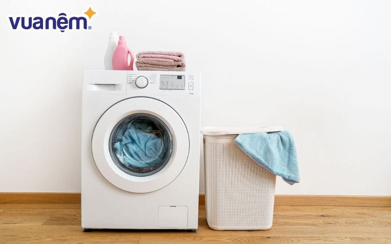 Bạn có thể cân nhắc giặt ruột gối bằng máy giặt nếu không có thời gian