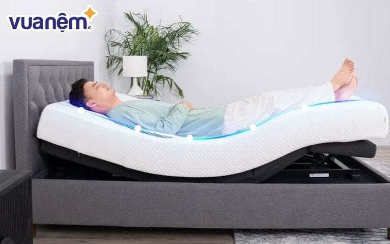 Giường điều chỉnh giúp bạn tạo tư thế ngồi và nằm thoải mái nhất