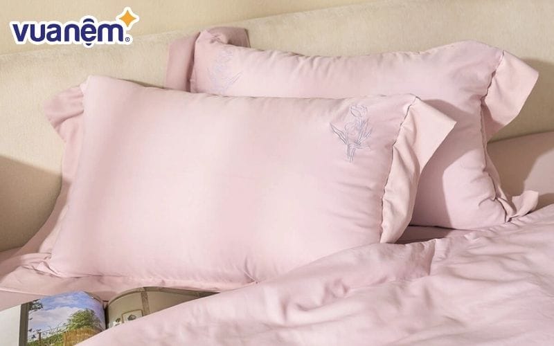 Nên chọn lựa chất liệu chăn ga gối tốt, đáp ứng nhu cầu sử dụng của vợ chồng