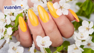 Gợi ý 7 mẫu nail màu vàng đẹp giúp nàng thu hút mọi ánh nhìn 