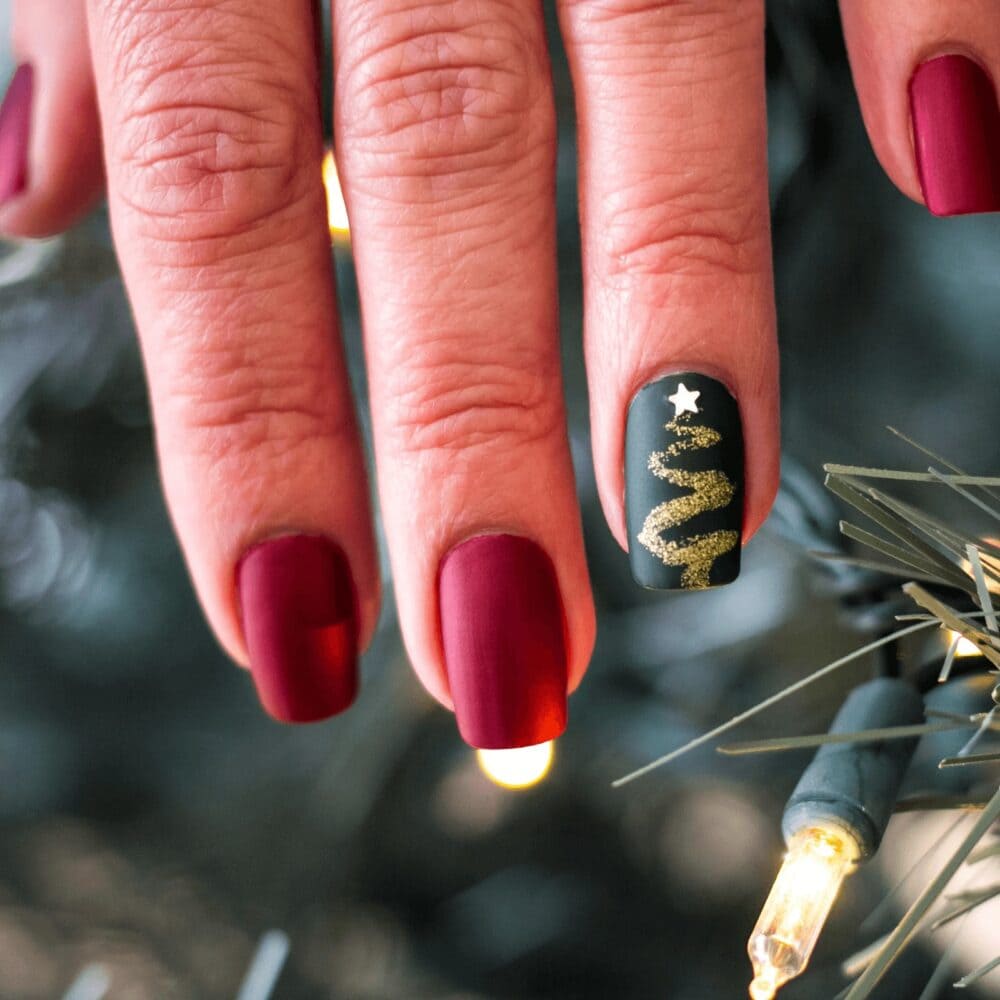 Tuyệt chiêu hoàn hảo để sở hữu bộ nail sơn nhám đẹp | Blog