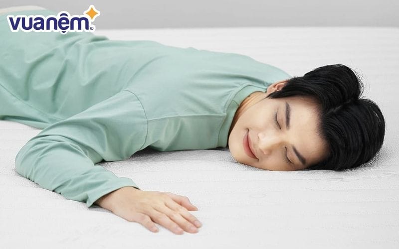 Nệm cho phòng ngủ tân cổ điển Gummi thoáng khí, chất liệu cao cấp mang đến trải nghiệm êm ái cho gia đình