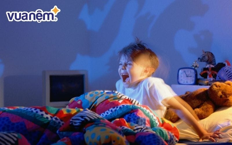 Nhiều người thường bị kinh hãi khi tỉnh giấc sau cơn la hét vô cớ