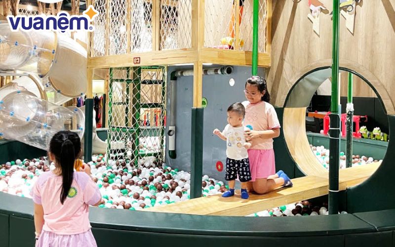 Jungle Family & Kids Cafe là điểm đến lý tưởng cho nhiều gia đình có trẻ nhỏ