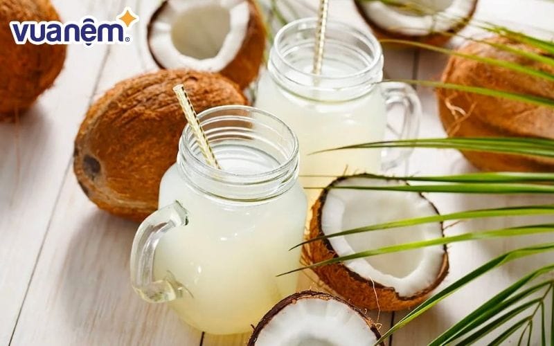 Hướng dẫn cách uống nước dừa vào buổi tối để không cản trở giấc ngủ