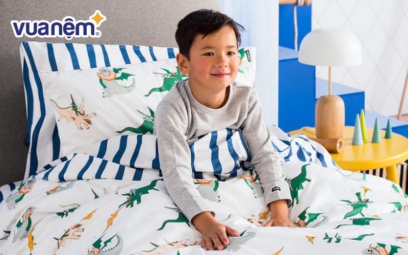 Cho con tham gia lựa chọn chăn ga gối theo sở thích