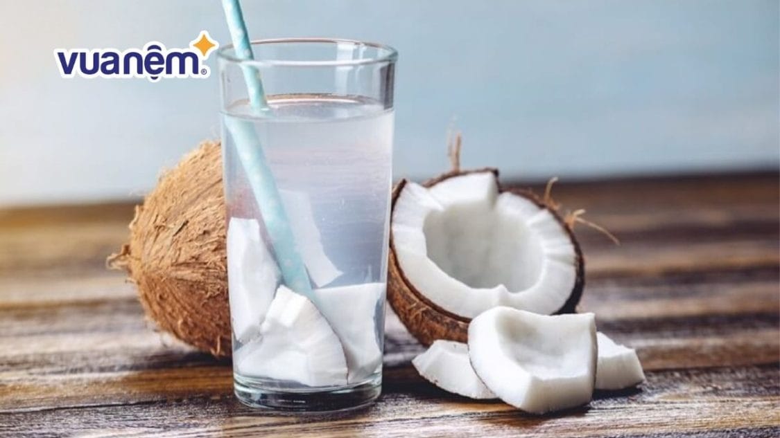 Có nên uống nước dừa trước khi đi ngủ? Cách dùng hiệu quả