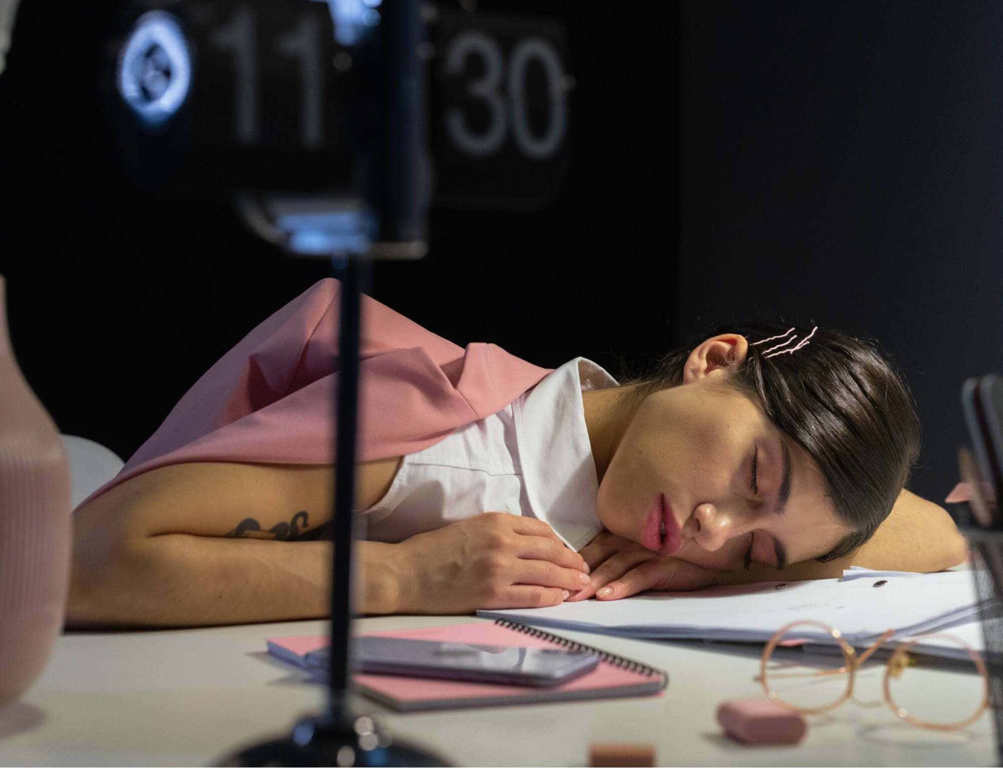 Làm việc theo ca có thể làm gián đoạn giấc ngủ và dẫn đến tình trạng kiệt sức