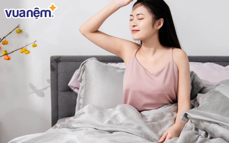 Chăn ga gối màu xám thể hiện tính cách trưởng thành và điềm đạm
