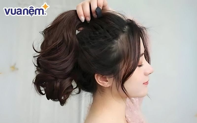 Buộc tóc đuôi ngựa