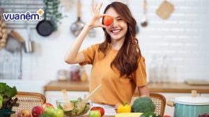 Bật mí lợi ích của cà chua sống trước giờ ngủ cho nữ