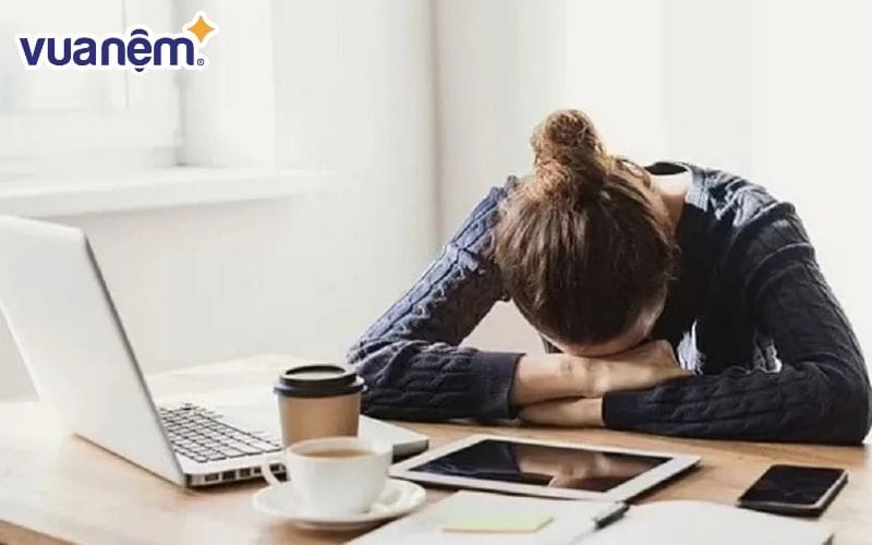 Buồn ngủ vào ban ngày dù đã ngủ đủ thời gian