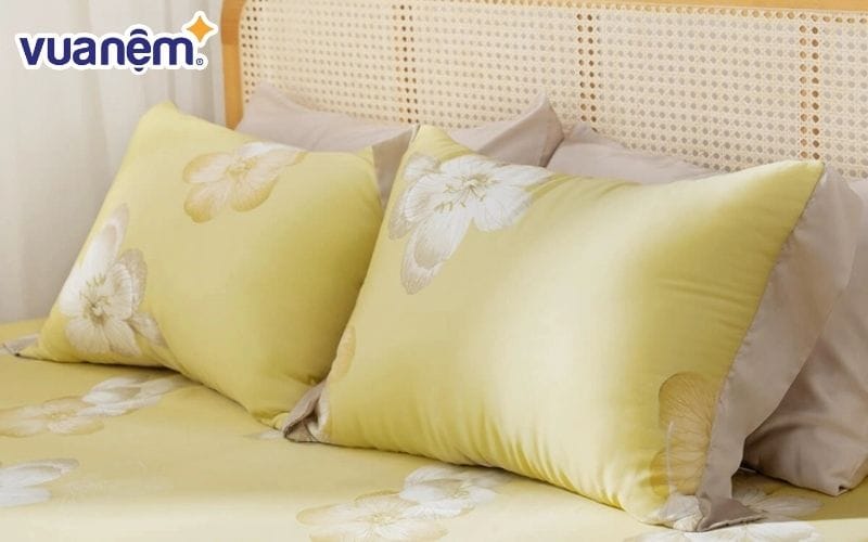 Chăn ga gối màu vàng rất được yêu thích sử dụng trong mùa thu