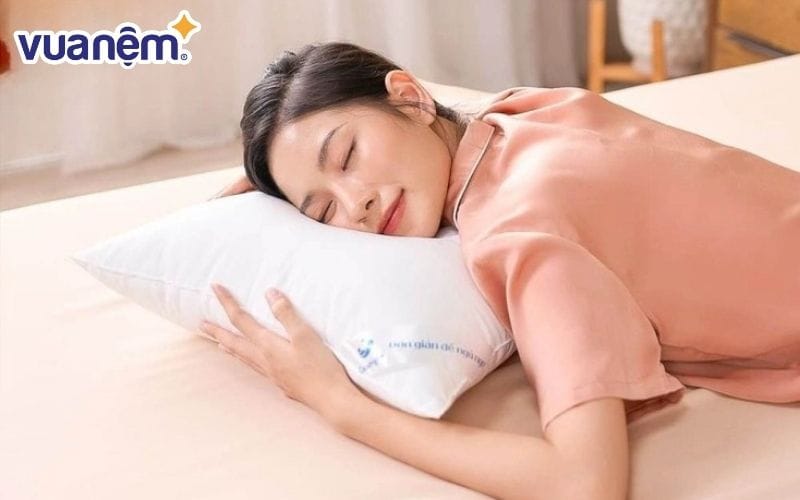 Chọn gối kê lưng có độ cao phù hợp