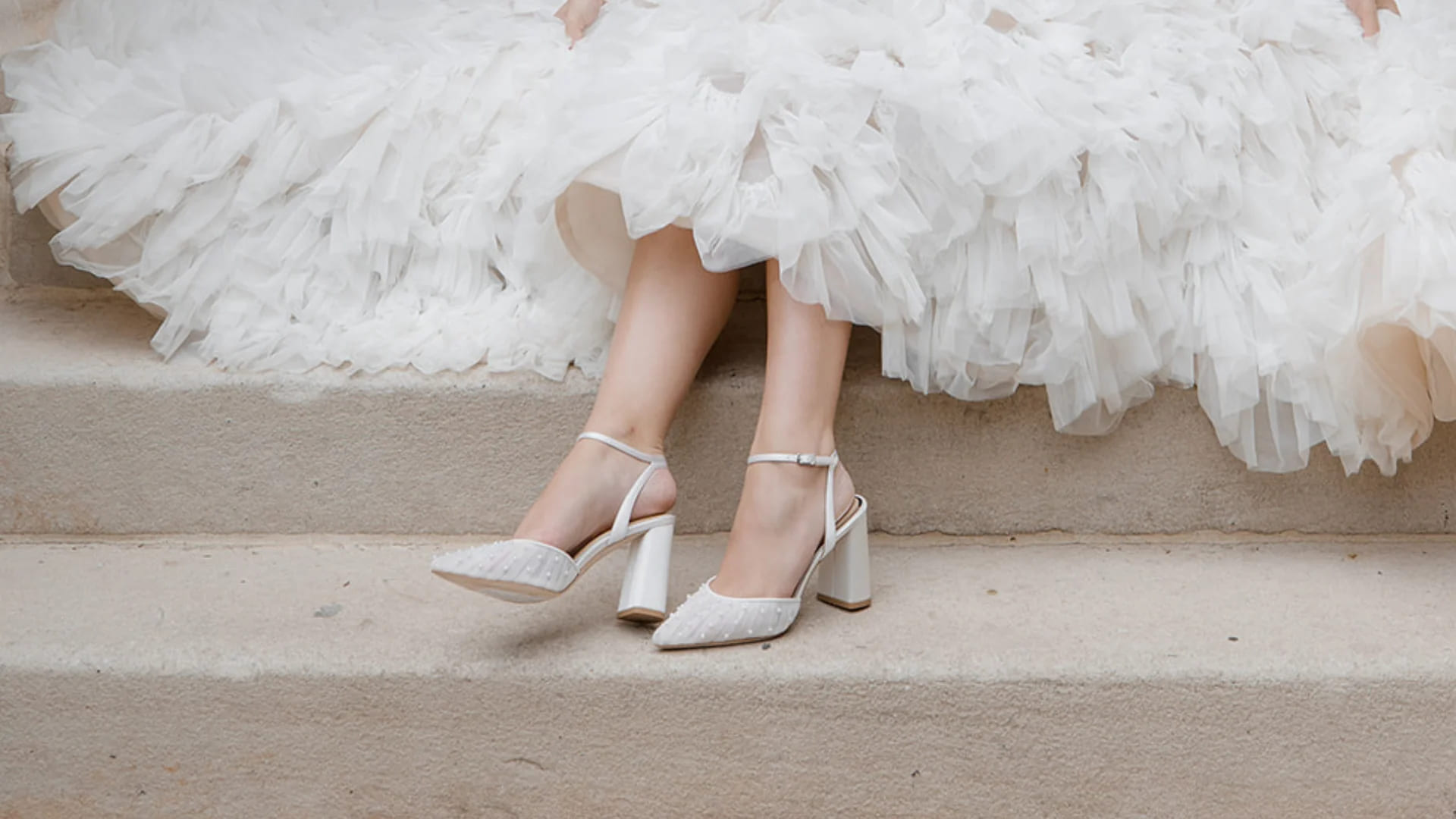chọn màu giày cưới