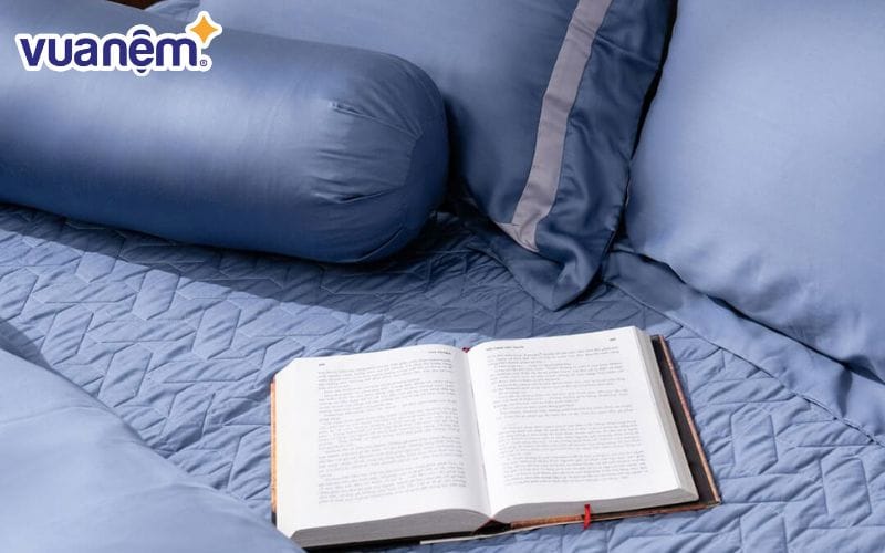 Ga giường màu xanh mang lại cảm giác mát mẻ và thư giãn