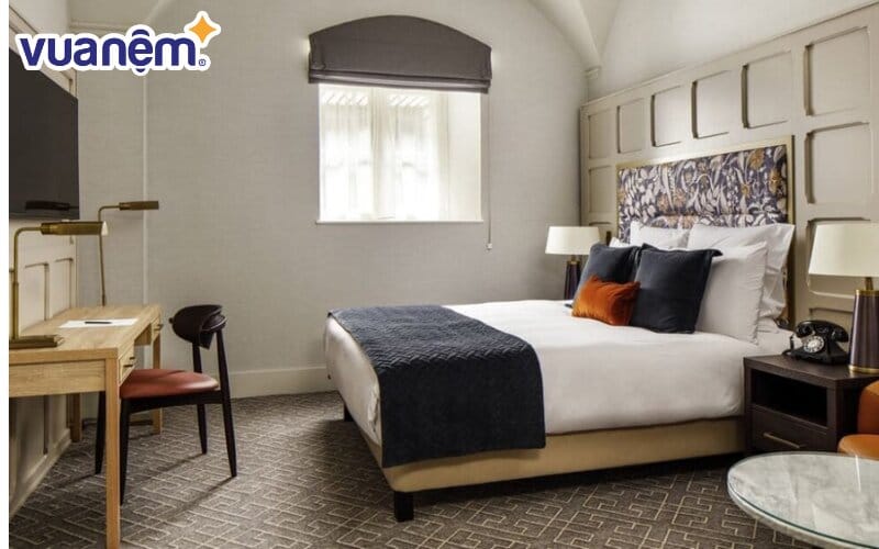 Tạo ấn tượng cho không gian bằng cách sắp xếp nhiều gối