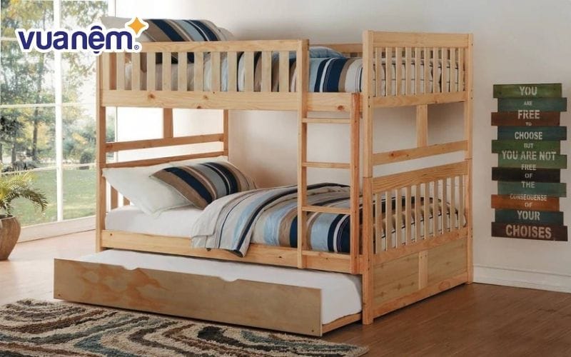 Giường tầng gỗ mang lại cảm giác chắc chắn, góp phần tăng giá trị thẩm mỹ cho không gian sống