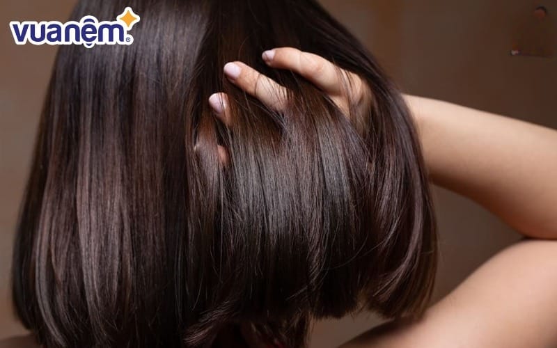 Tóc suôn mượt hơn khi ăn cà chua đúng cách