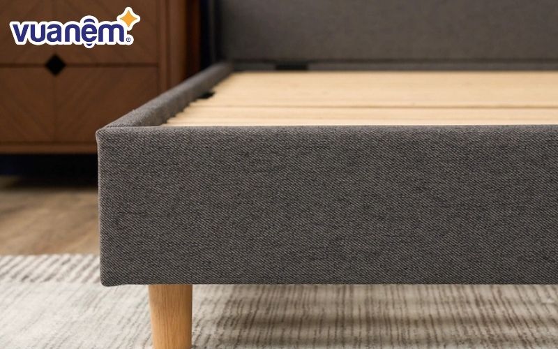 Kiểm tra độ chắc chắn của khung giường