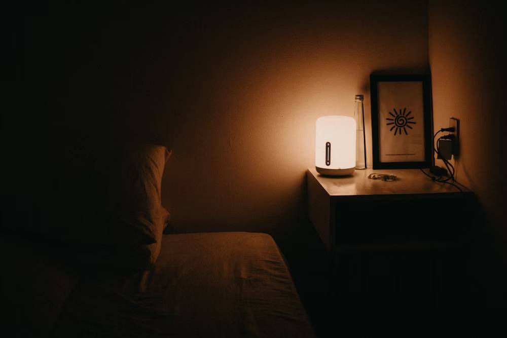 chọn đèn ngủ có công tắc tuỳ chỉnh độ sáng