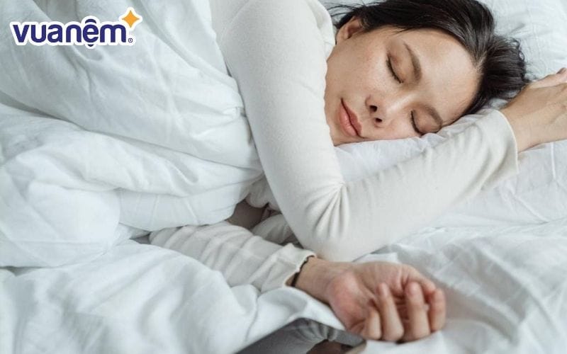 Tư thế ngủ phù hợp giúp giảm các triệu chứng viêm loét đại tràng