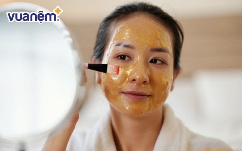 Mật ong hỗ trợ tẩy tế bào chết tự nhiên cho da mặt