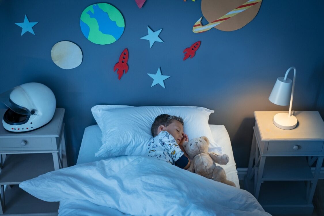 Màu đèn ngủ tốt cho trẻ em