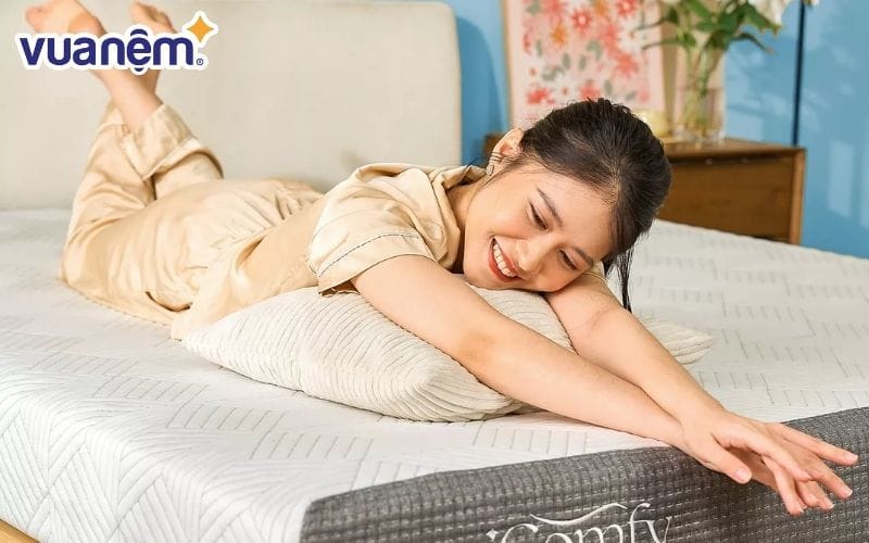 Hãy sử dụng một tấm nệm mềm thay vì nệm quá cứng để bảo vệ sức khoẻ lâu dài