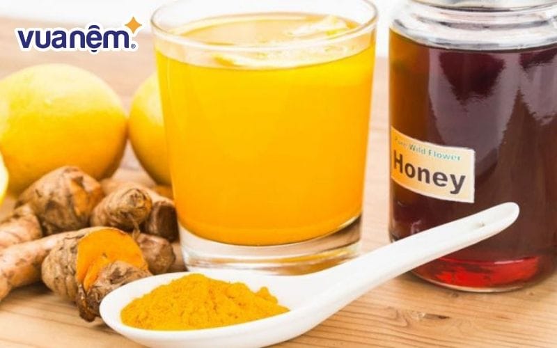 Những lưu ý khi uống tinh bột nghệ trước khi đi ngủ