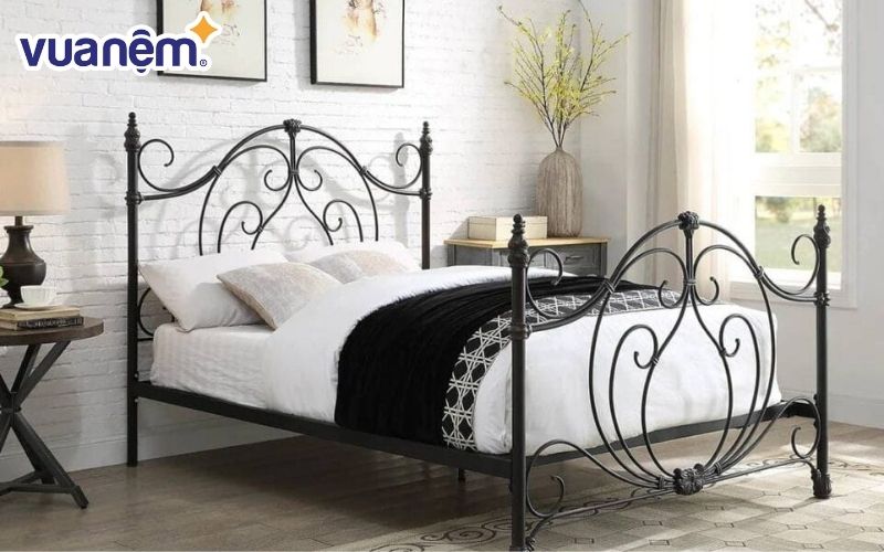 So sánh giường da hay giường kim loại: bạn muốn chiều cao giường như thế nào?