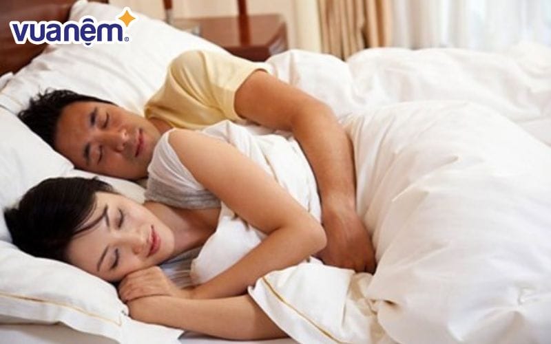 Ngủ chung chăn cùng bạn đời mang lại nhiều ý nghĩa cho sức khoẻ