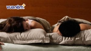 Tại sao vợ chồng thích đắp chăn riêng khi ngủ?