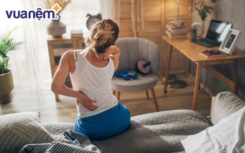 Xuất hiện những cơn đau lưng sau khi ngủ trên nệm cao su