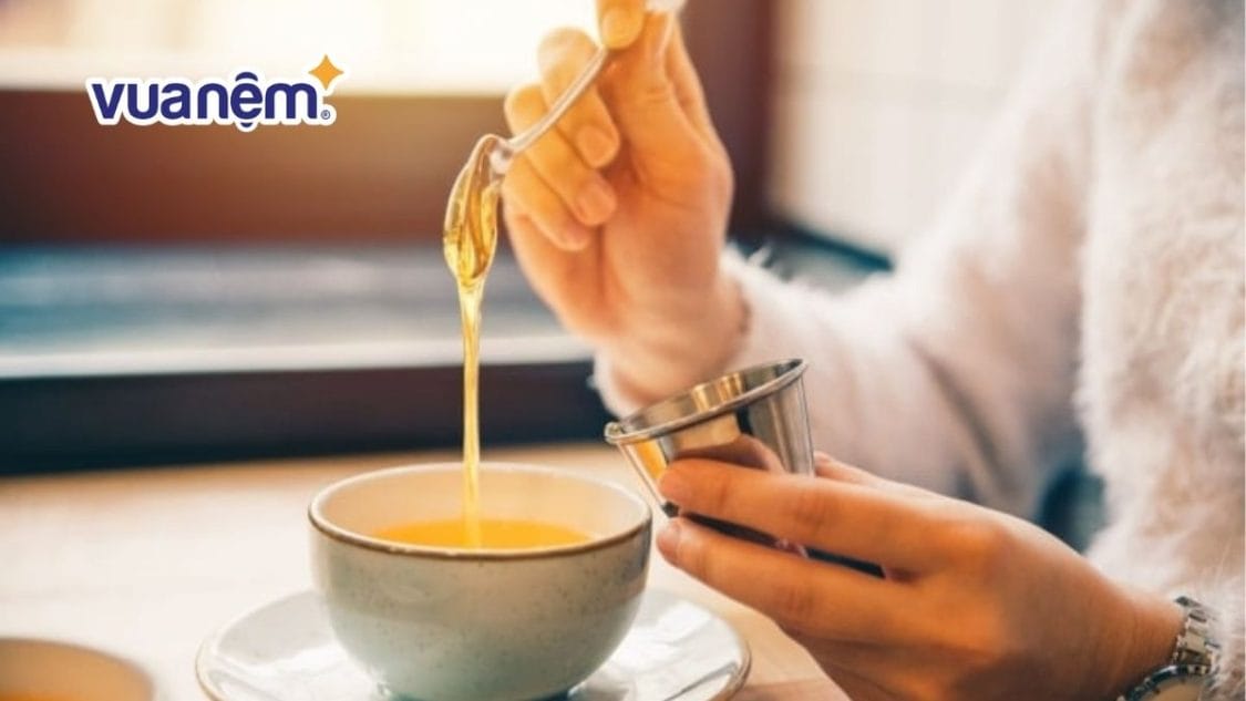 trị ngủ ngáy bằng mật ong