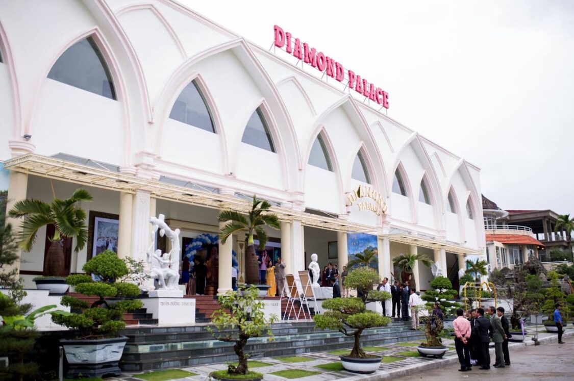 trung tâm tiệc cưới vừa và nhỏ diamond palace ở Đà nẵng
