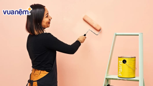 Tường màu hồng nên chọn ga giường màu gì? 9 cách phối lịm tim