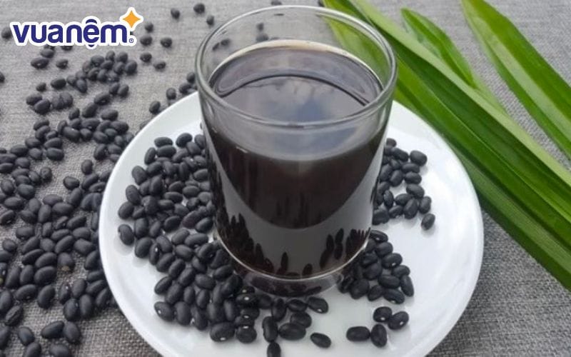 Nên uống nước đỗ đen trước khi đi ngủ từ 1 - 2 tiếng