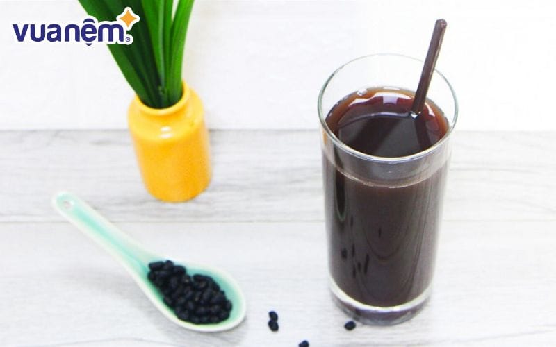 Không nên uống nước đỗ đen đã để quá 12 tiếng