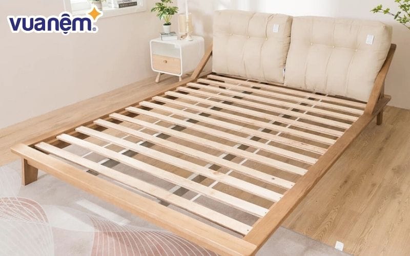 Trong phong cách bày trí nội thất của người Việt , giường gỗ đã luôn là lựa chọn hàng đầu