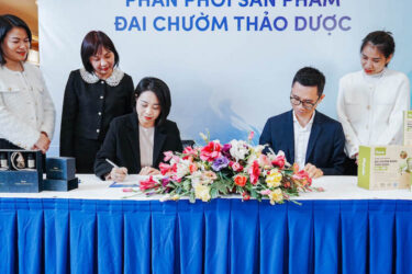 Vua Nệm ký kết hợp tác với Hapaku: Thương hiệu đai chườm thảo dược hàng đầu Việt Nam 